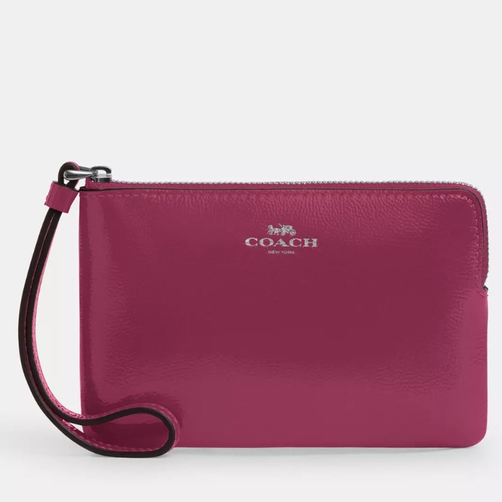 Coach Corner Zip Wristlet nwt in packaging